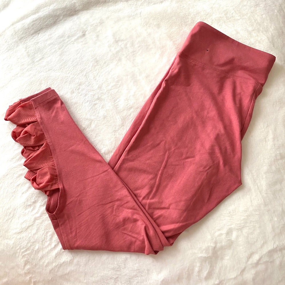 NWOT Victoria Secret Mesh Detail leggings in Large